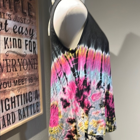 Pleated Black and Pink Relaxed Tank Top - Picture 6 of 16